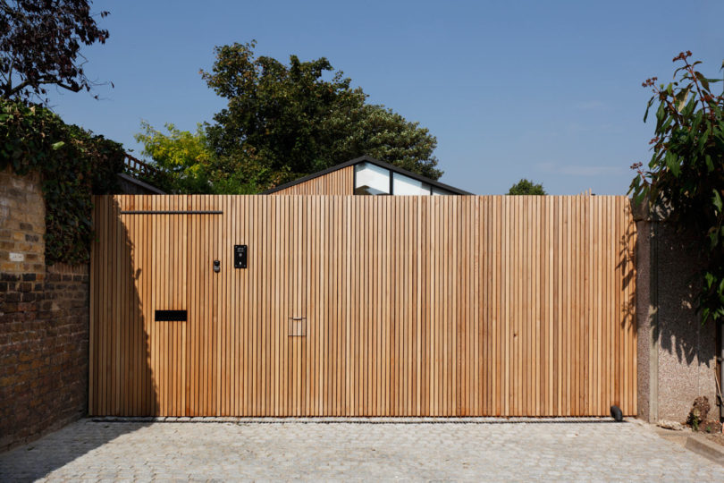 Courtyard-House-DeRoseeSaArchitects-19-810x540